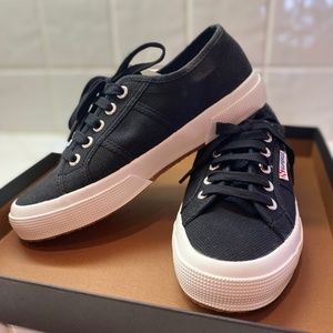 NEW IN BOX SUPERGA 2750 COTU CLASSIC BLACK/WHITE SIZE USA 6.5, EURO 37